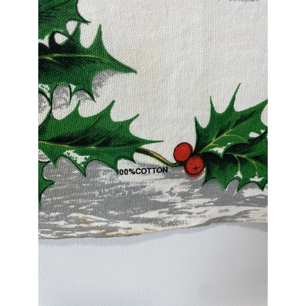 2 Vintage Christmas Holiday Santa Kitchen Towels Party Decor 50s Retro